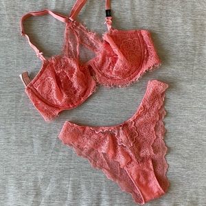 Victoria’s Secret Dream Angels Lace Bra Set
